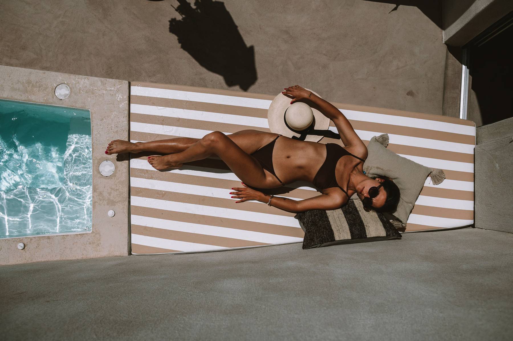 BlueDomesRetroStoryPreview 0034