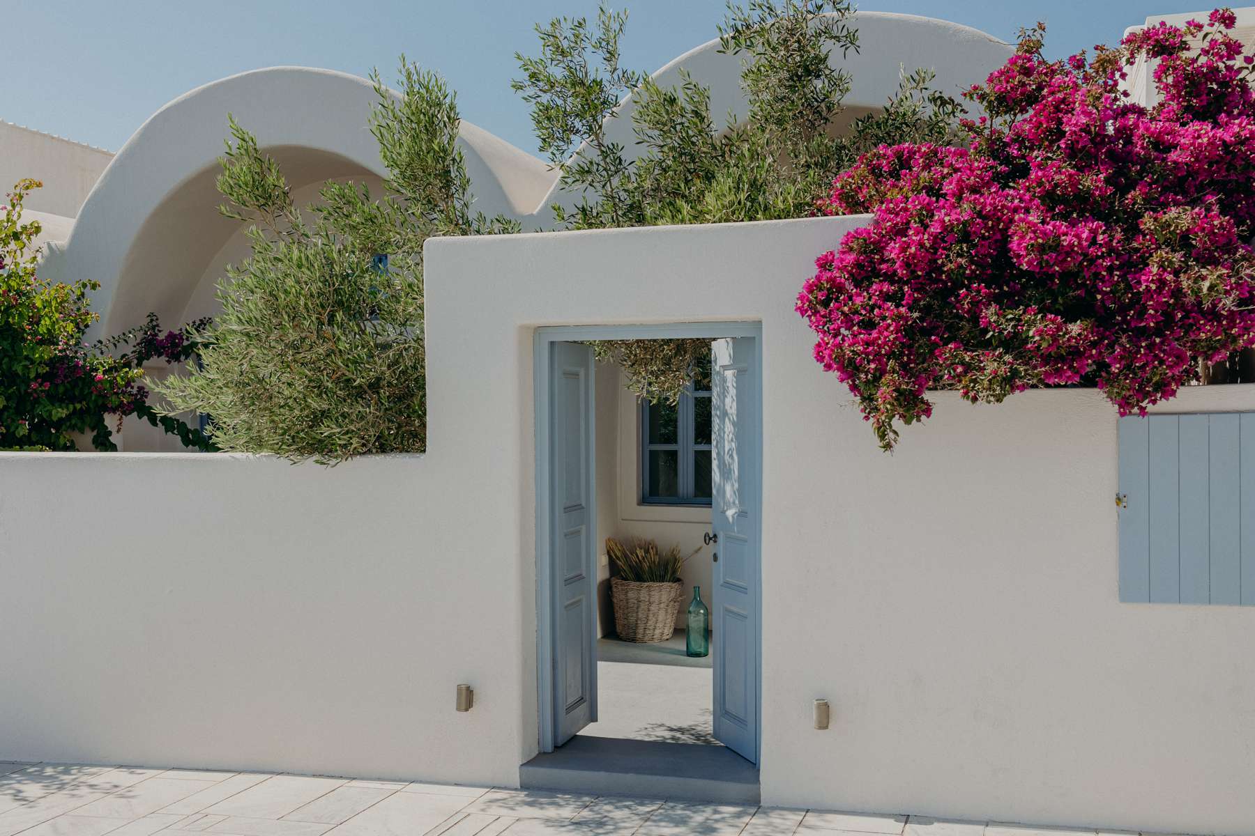 Spitia_Santorini_Blue_Door_Villa_01