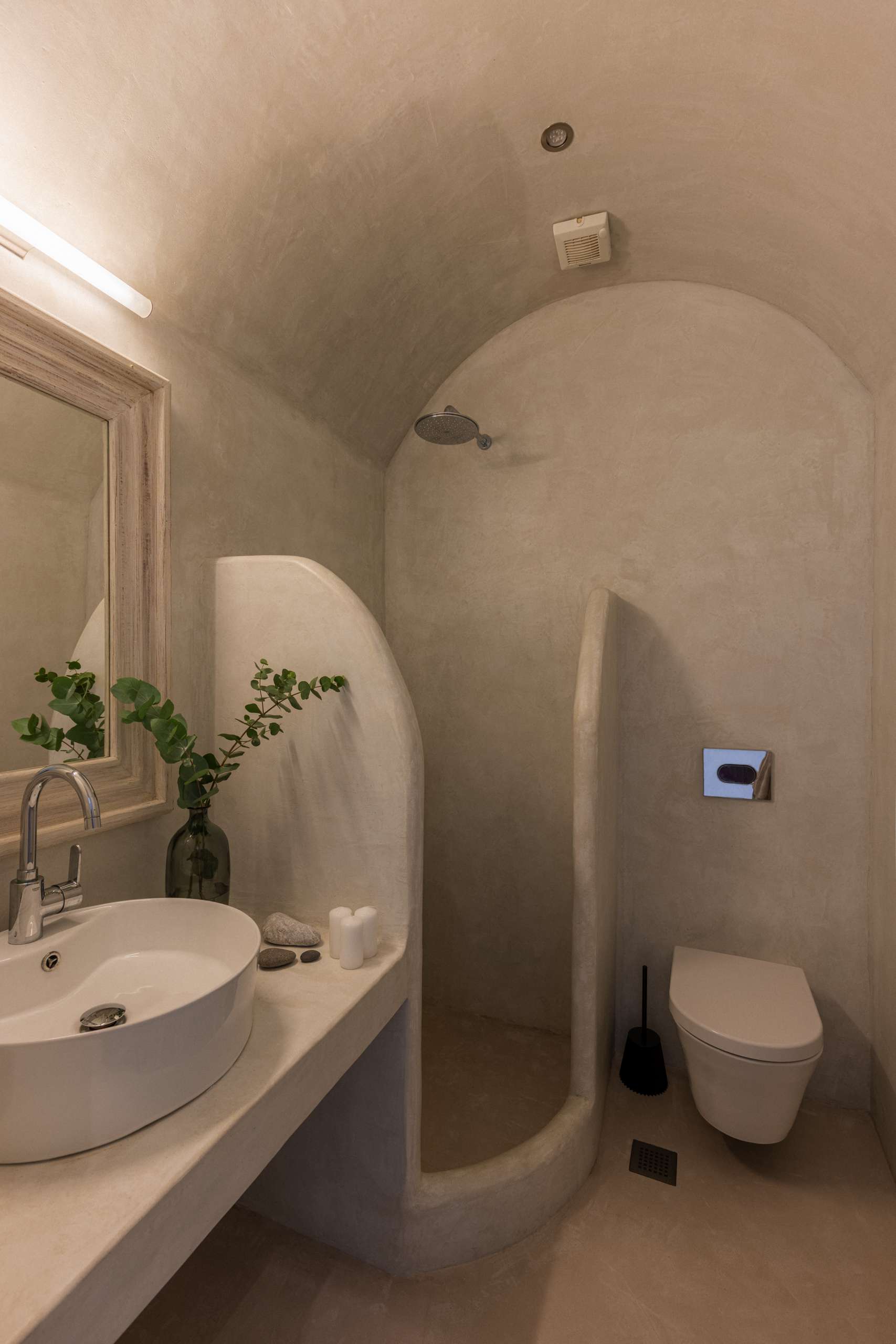 Spitia_Santorini_Blue_Door_Villa_15