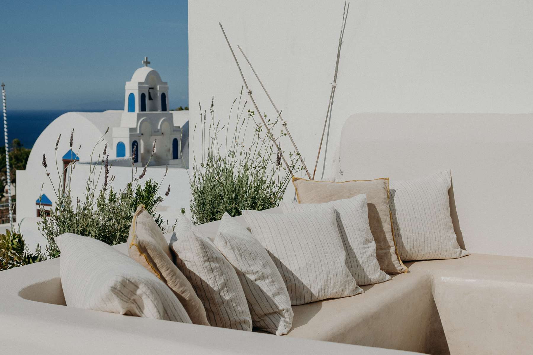 Spitia_Santorini_Blue_Door_Villa_20