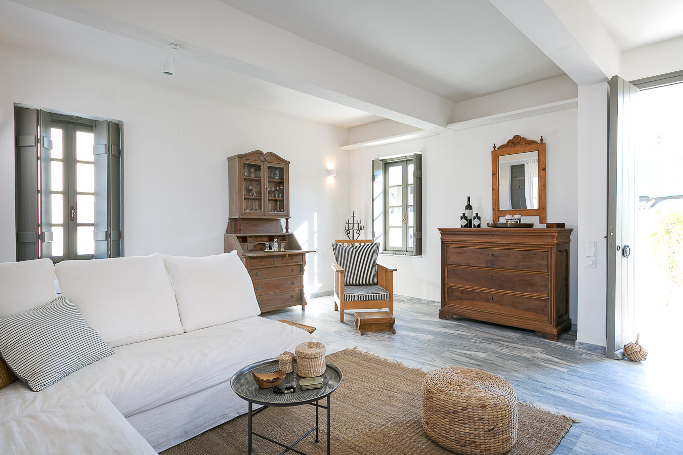 spitia santorini oia accommodation 02