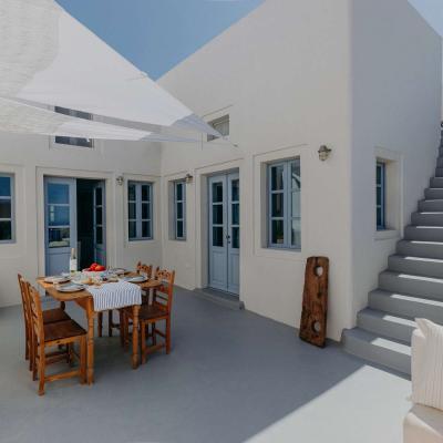 Spitia_Santorini_Blue_Door_Villa_06
